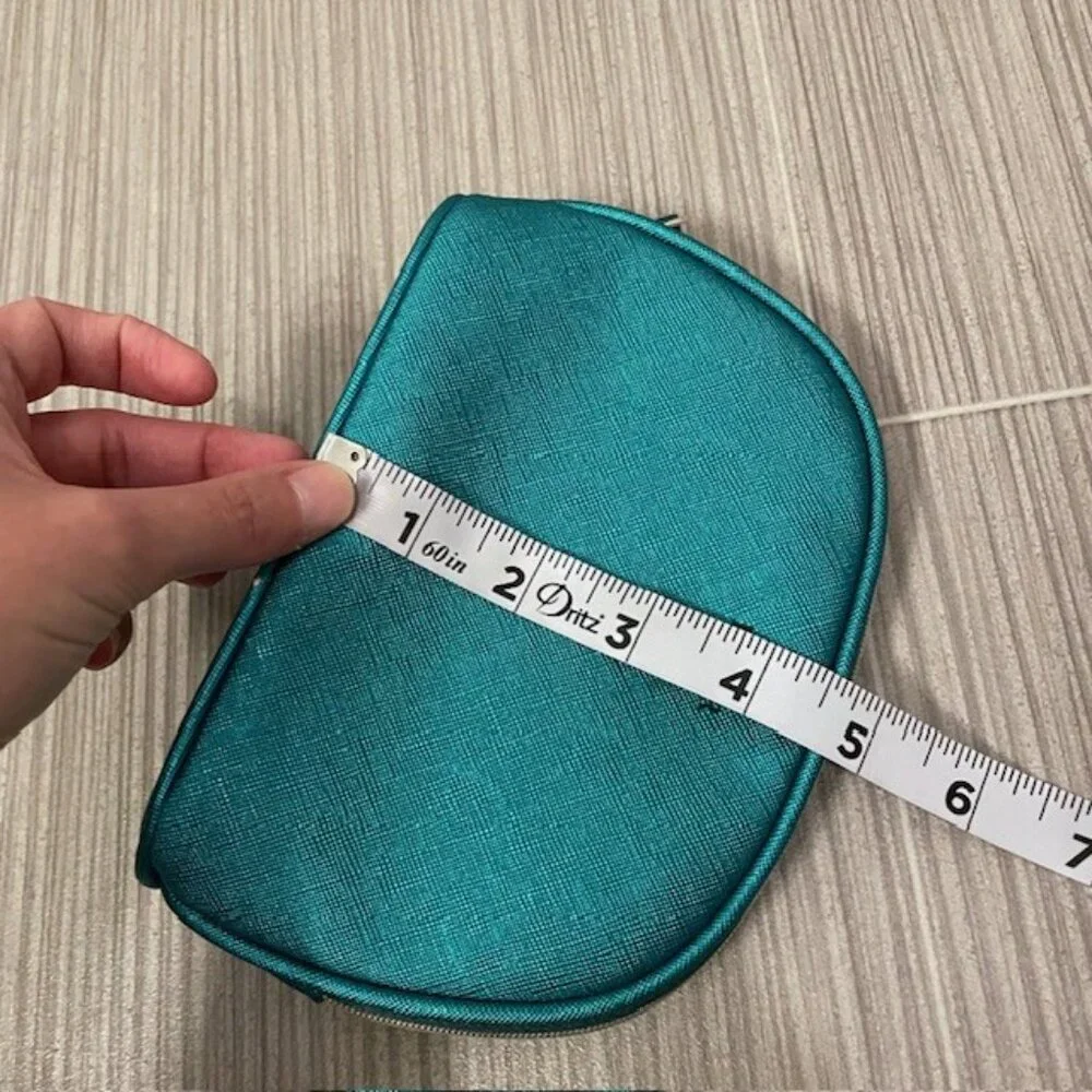 NEW La Mer Metallic Green Zippered Makeup Cosmetic Bag Travel